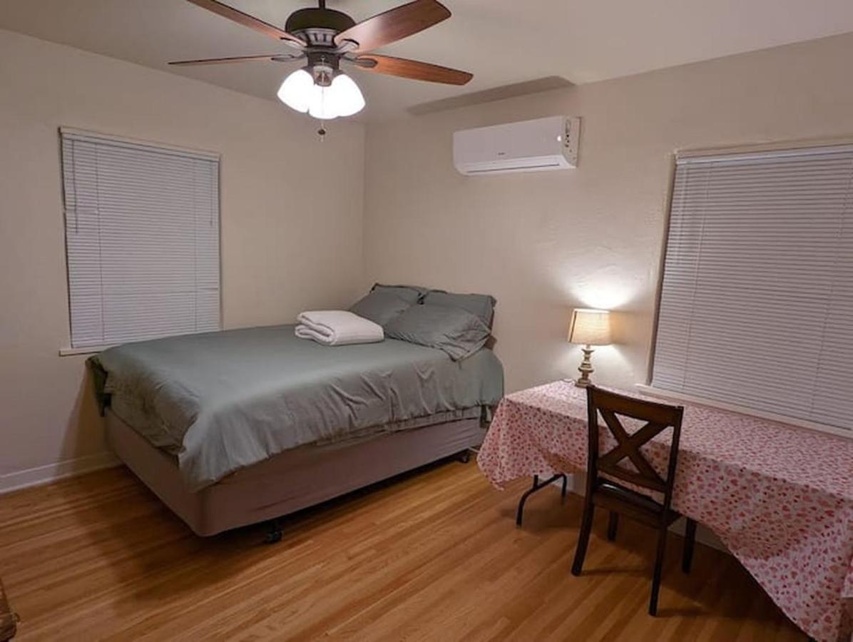 Amazing 2Br Home - Steps To Unm North Campus Albuquerque Extérieur photo